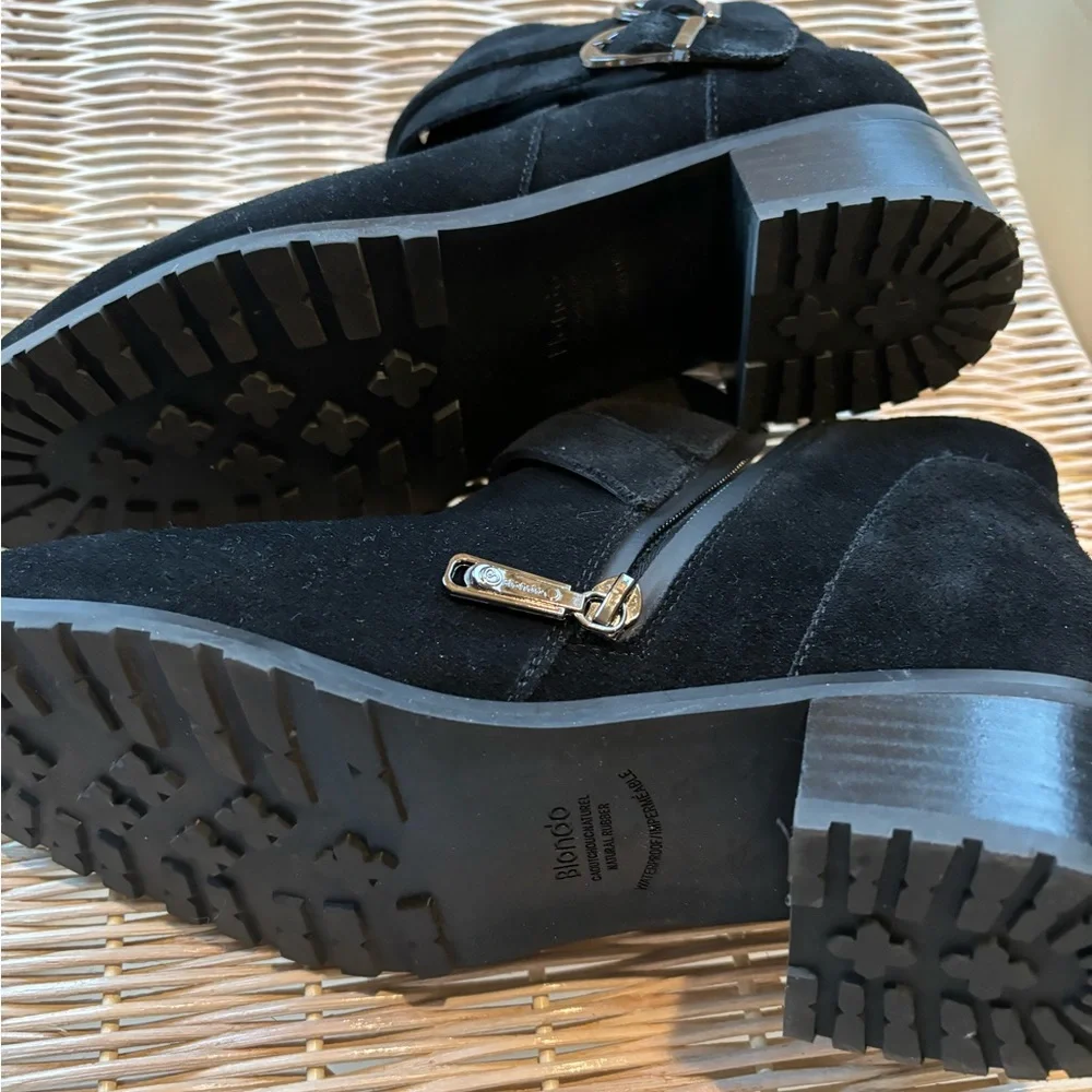 SALE!!! BLONDO suede bootie - Picture 6 of 7